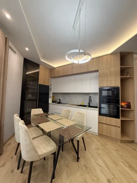 Tirane, jepet me qera apartament 2+1+Ballkon Kati 4, 100 m² 1.500 € (Rruga e Barrikadave)