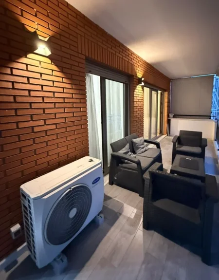 Tirane, jepet me qera apartament 2+1 , 120 m² 1.000 € 