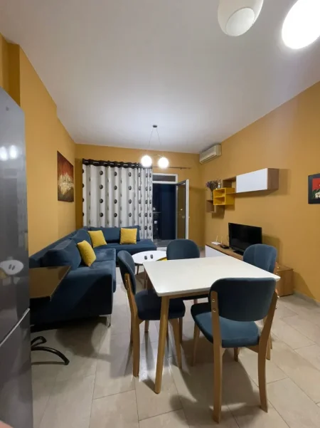 Tirane, jepet me qera apartament 1+1 Kati 2, 69 m² 600 € (SQUARE 21)