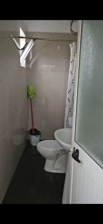 Tirane, jepet me qera nga Pronari, pa-komision apartament 1+1 Kati 1, 65 m² 350 € (Rr. Mihal Grameno)