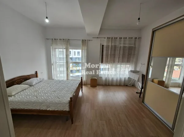 Tirane, jepet me qera apartament 2+1 Kati 6, 100 m² 550 € (Ali Demi)
