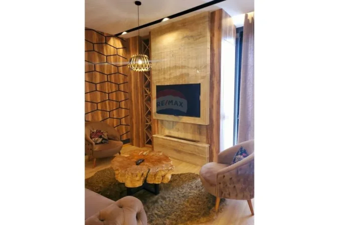 Tirane, jepet me qera apartament 2+1 , 1.800 € 