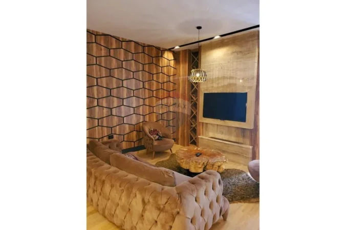 Tirane, jepet me qera apartament 2+1 , 1.800 € 