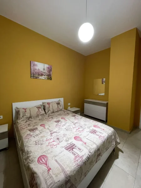 Tirane, jepet me qera apartament 1+1+Ballkon Kati 2, 69 m² 600 € (Rruga e Kavajes)