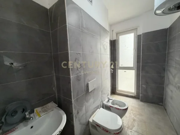 Tirane, shitet apartament 1+1 Kati 6, 71 m² 90.000 € 