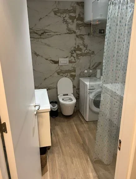Tirane, jepet me qera apartament 1+1 Kati 1, 70 m² 800 € 