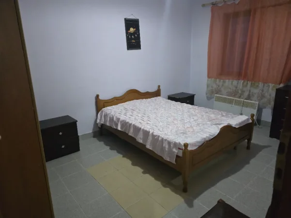 Tirane, jepet me qera apartament 1+1+Ballkon Kati 2, 70 m² 30.000 leke.(Prane ish stacionit te fundit te Tiranes Re.)