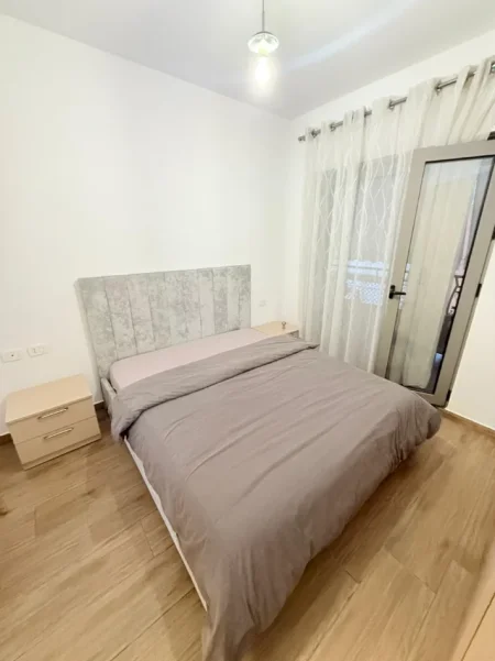 Tirane, jepet me qera apartament 2+1 Kati 7, 100 m² 1.000 € (Kompleksi Delijorgji)