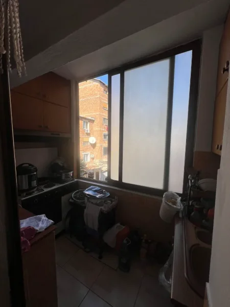 Tirane, shitet apartament 3+1 Kati 3, 85 m² 175.000 € (Rruga Karl Gega)