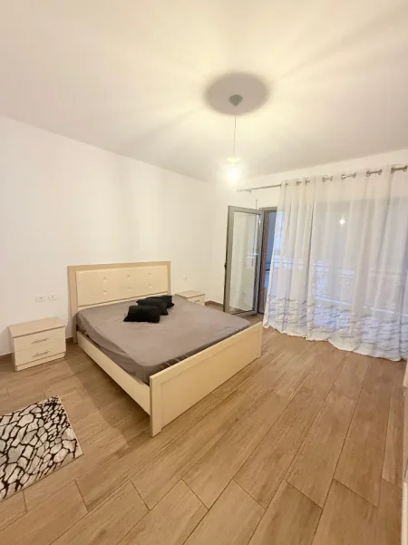 Tirane, jepet me qera apartament 2+1 Kati 8, 95 m² 1.000 € (Kompleksi Delijorgji)