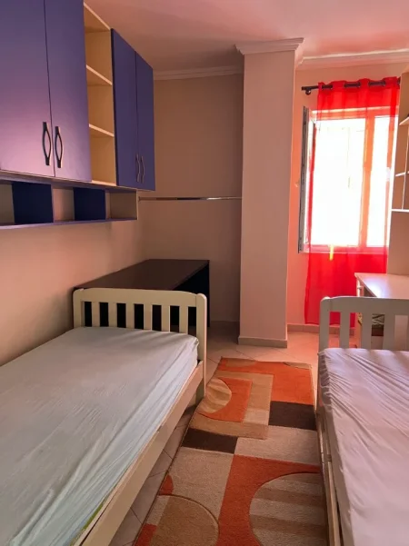 Tirane, jepet me qera apartament 2+1 Kati 5, 95 m² 500 € (Yzberisht)