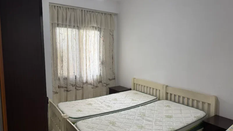 Tirane, jepet me qera shtepi 1+1 Kati 1, 60 m² 350 € (Rruga Jordan misja prane bulevardit te ri)
