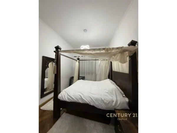 Tirane, jepet me qera apartament 2+1+Ballkon Kati 4, 120 m² 1.300 € (rruga e barrikadave)