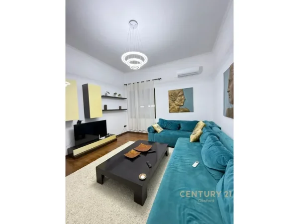 Tirane, jepet me qera apartament 2+1+Ballkon Kati 4, 120 m² 1.300 € (rruga e barrikadave)