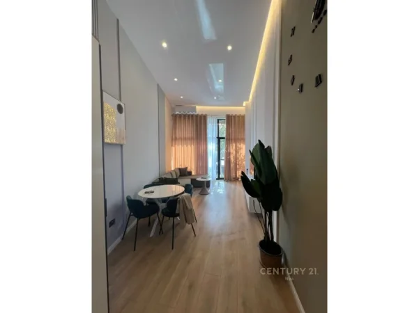 Tirane, jepet me qera apartament 2+1 Kati 4, 50 m² 500 € (astiri)