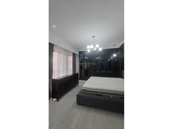 Tirane, jepet me qera apartament 2+1+Ballkon Kati 9, 114 m² 1.500 € (rruga e kavajes)