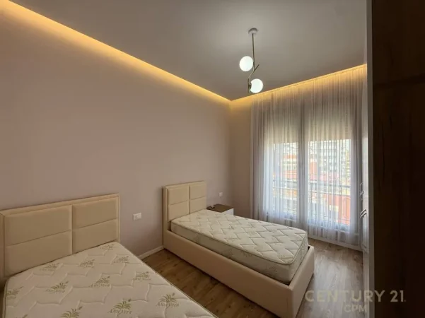 Tirane, jepet me qera apartament 2+1 Kati 8, 118 m² 1.300 € (delijorgji)