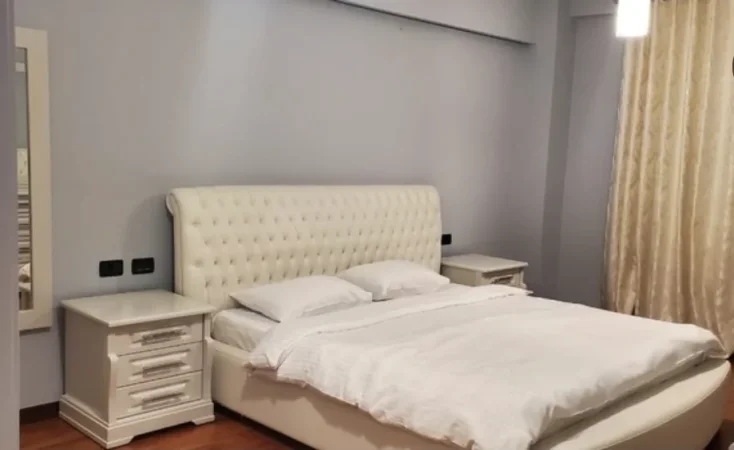 Jepet me qera apartament 3+1+Ballkon Kati 3, 160 m² 1.700 € (Bllok)