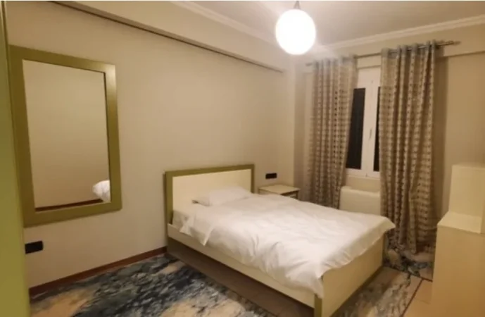 Jepet me qera apartament 3+1+Ballkon Kati 3, 160 m² 1.700 € (Bllok)