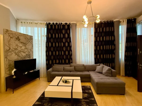Tirane, shitet apartament 1+1+Aneks Kati 1, 58 m² 79.000 € (fresku)