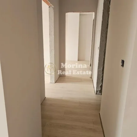Tirane, jepet me qera apartament 2+1 Kati 7, 86 m² 800 € (Komuna e Parisit)