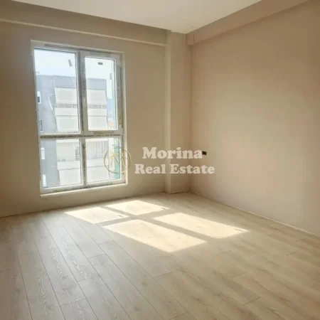 Tirane, jepet me qera apartament 2+1 Kati 7, 86 m² 800 € (Komuna e Parisit)
