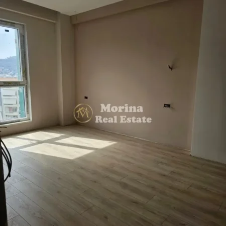 Tirane, jepet me qera apartament 2+1 Kati 7, 86 m² 800 € (Komuna e Parisit)