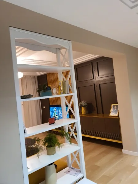 Tirane, jepet me qera apartament 2+1 Kati 1, 134 m² 1.800 € (Rruga e Kosovareve)