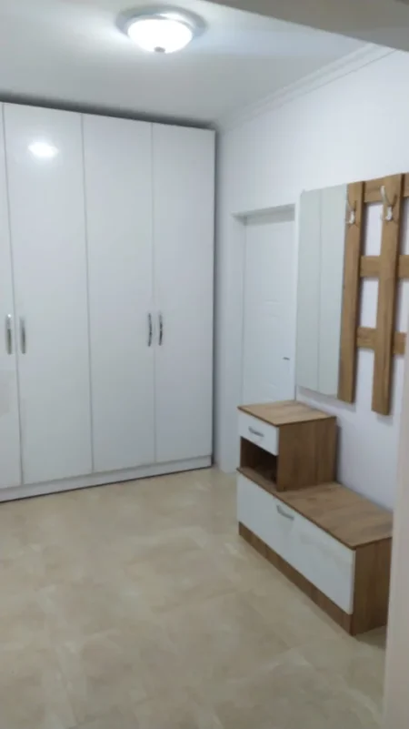 Tirane, jepet me qera apartament 1+1 Kati 3, 60 m² 550 € (Oxhaku /Rr.Marie Logoreci)