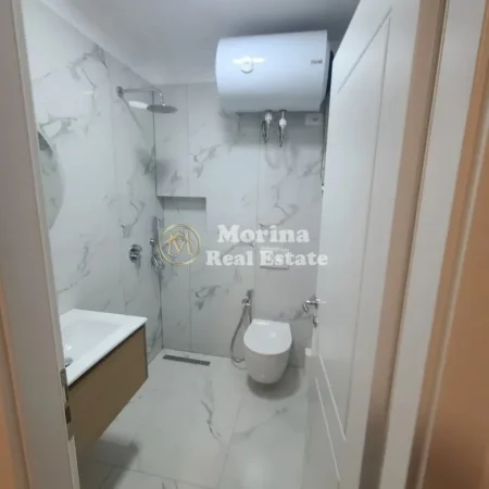 Tirane, jepet me qera apartament 2+1 Kati 3, 88 m² 1.200 € (Sheshi Skenderbej)
