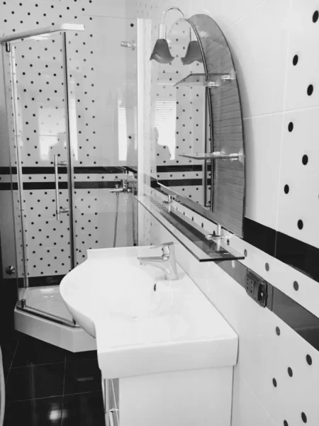 Tirane, jepet me qera apartament 1+1+Ballkon , 600 € (Liqeni i Thatë)