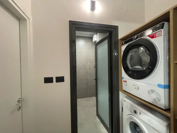 Tirane, jepet me qera 1+1 Kati 8, 500 € 