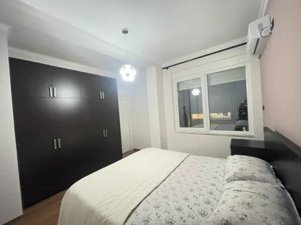 Tirane, jepet me qera 1+1 Kati 8, 500 € 