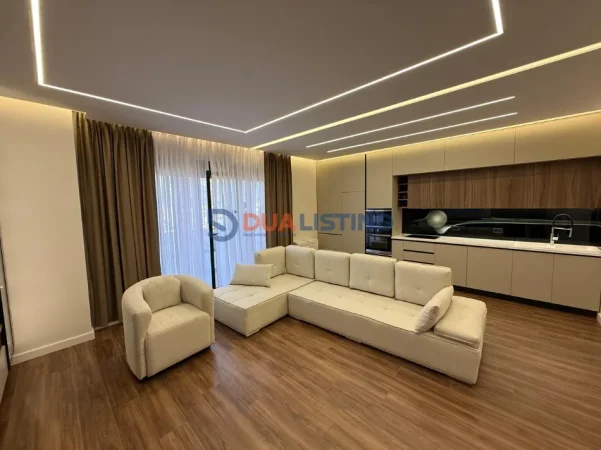 Tirane, jepet me qera apartament 2+1 , 137 m² 1.300 € (Kodra e Diellit)