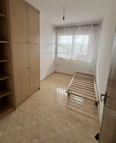 Tirane, jepet me qera apartament Kati 8, 72 m² 400 € (Nela 6)