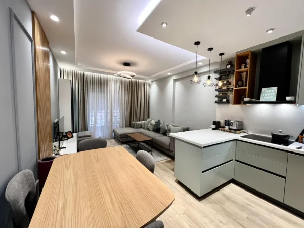 Tirane, shitet apartament 2+1 Kati 7, 100 m² 210.000 € (5 maji)