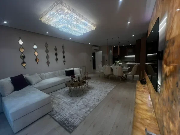 Tirane, shitet apartament 2+1+Ballkon Kati 9, 115 m² 455.000 € (bllok)