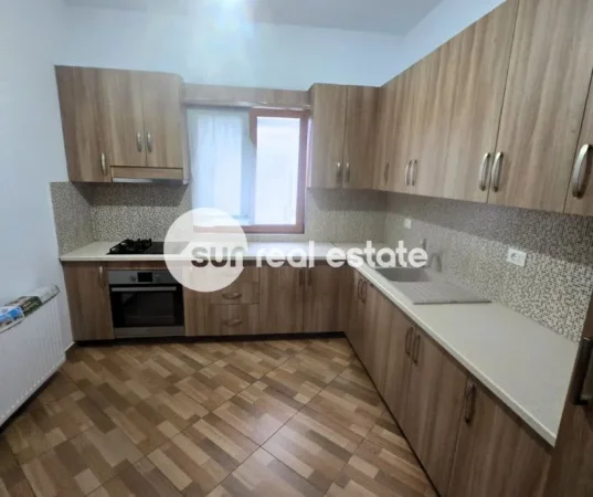 Shkoder, jepet me qera shtepi 2 Katshe Kati 0, 230 m² (AFER STACIONIT TE TRENIT)