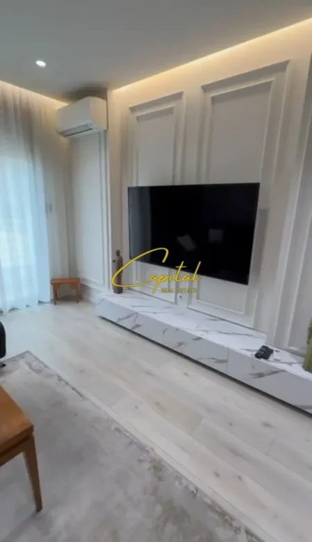 Tirane, jepet me qera apartament 1+1 Kati 9, 75 m² 600 € (ASTIR)