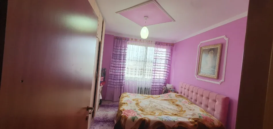 Tirane, jepet me qera apartament 1+1+Ballkon Kati 7, 62 m² 450 € (Fresk/Rr.Muhamet Deliu)