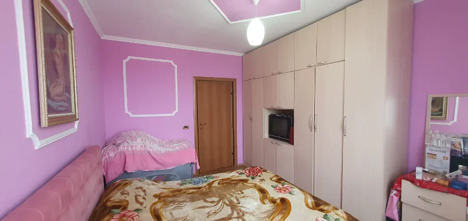 Tirane, jepet me qera apartament 1+1+Ballkon Kati 7, 62 m² 450 € (Fresk/Rr.Muhamet Deliu)