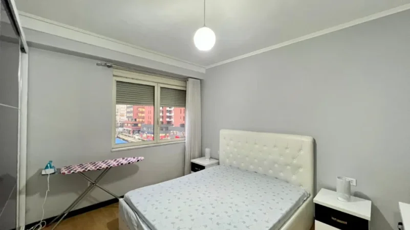 Shqiperi, jepet me qera apartament 1+1 , 70 m² 600 € (Kompleksi Delijorgj)