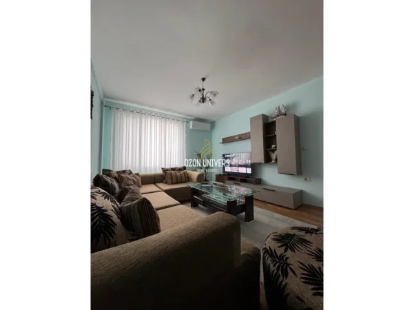 Tirane, jepet me qera apartament 1+1 Kati 5, 80 m² 700 € (Stadiumi Dinamo, Prane Rruges se Kosovareve)