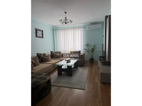 Tirane, jepet me qera apartament 1+1 Kati 5, 80 m² 700 € (Stadiumi Dinamo, Prane Rruges se Kosovareve)