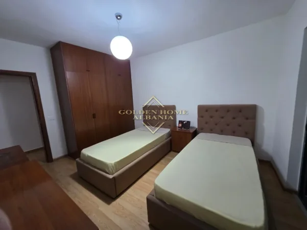 Tirane, shitet 4+1 , 120 m² 