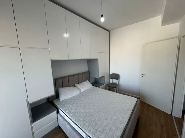 Tirane, jepet me qera apartament 1+1 Kati 6, 