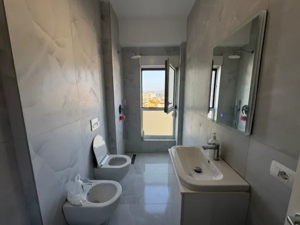 Tirane, jepet me qera apartament 1+1 Kati 6, 