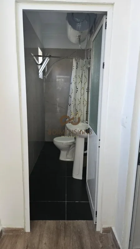 Tirane, jepet me qera apartament 1+1 Kati 1, 65 m² 350 € (Tregu Elektrik)