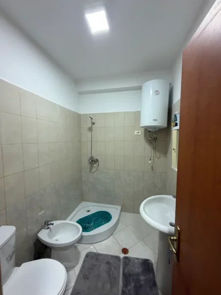 Durres, shitet apartament 1+1+Ballkon Kati 3, 61 m² 69.000 € (Shkembi kavajes)