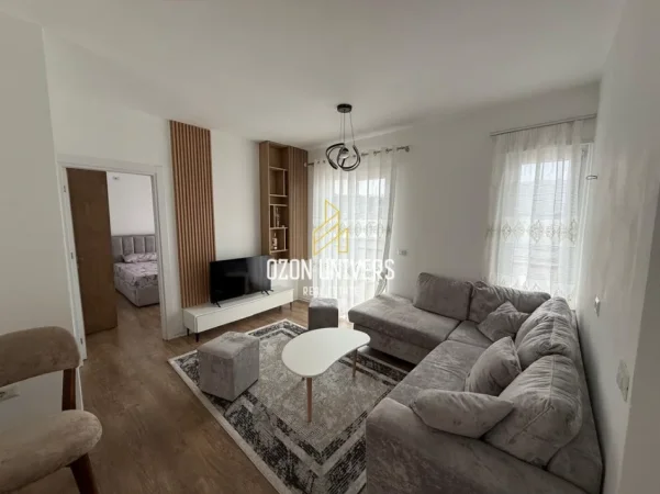 Tirane, jepet me qera apartament 2+1+Ballkon Kati 3, 80 m² 550 € (Selitë)